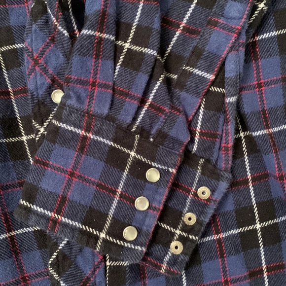 Wrangler size M long sleeve heavy thick cotton with snaps - Picture 2 of 5